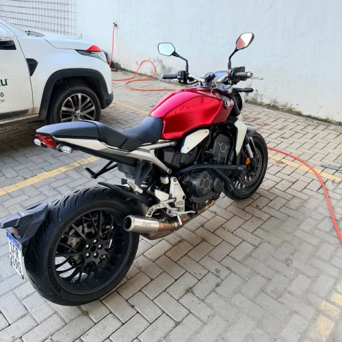 CB 1000r oportunidade