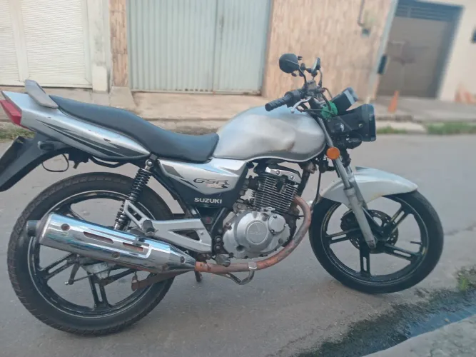 Suzuki gsr 125 2014/2015