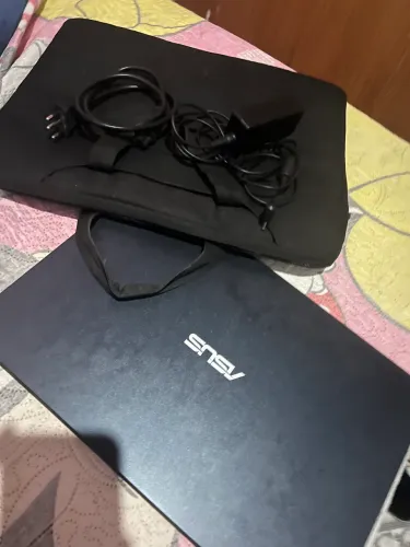     Notebook ASUS Seminovo - Muito pouco usado, impecável!