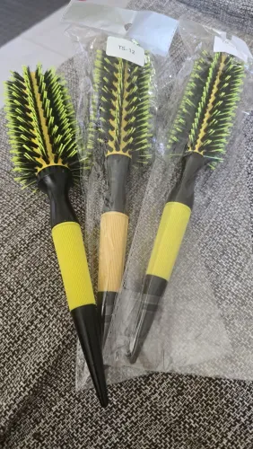 Vendo escovas novas para salao