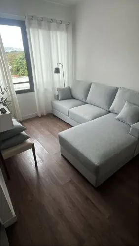 Sofá com chaise