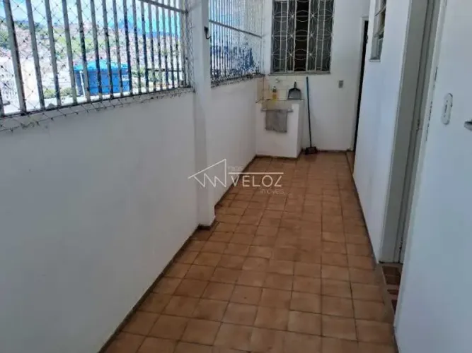 Apartamento - / Residencial / Santa Teresa