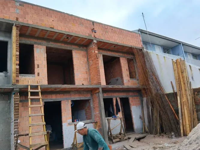 Preciso de uma equipe pra fazer o revestimento cerâmico de 3 sobrados