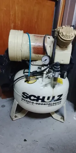 Compressor Schulz de uso odontológico  isento de óleo
