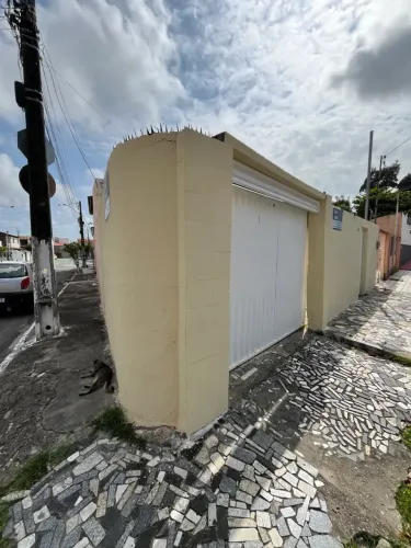Casa à venda na Rua Frei José Santa Cecilia, Bairro Siqueira Campos