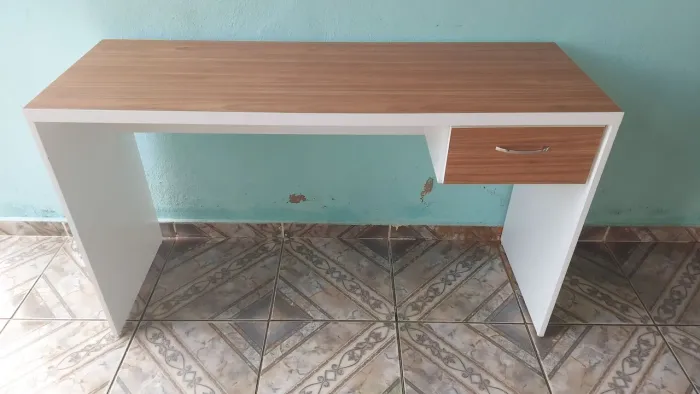 mesa de estudo promoção pra zerar o estoque poucas unidades 