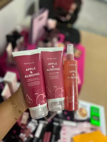 Kit corporal Mary kay , perfeito para aquele banho especial