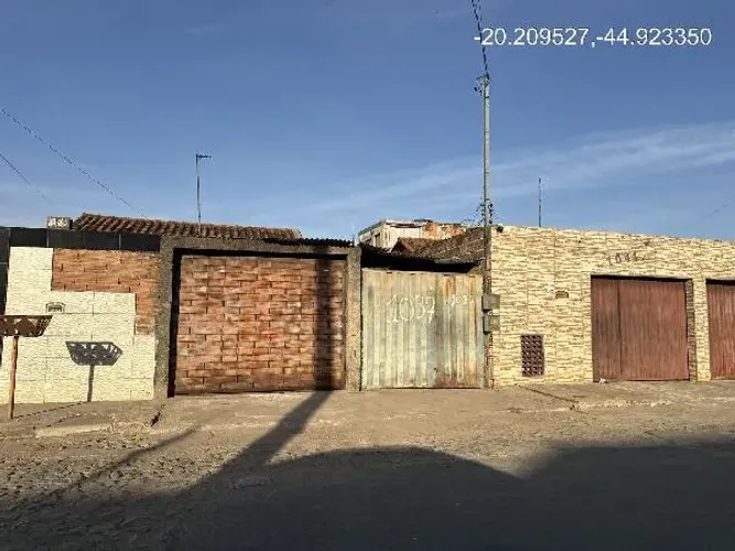 Imóvel com boa estrutura Casa no Copacabana, Divinopolis - MG, Nº 1037, 3 quartos, 187,5m