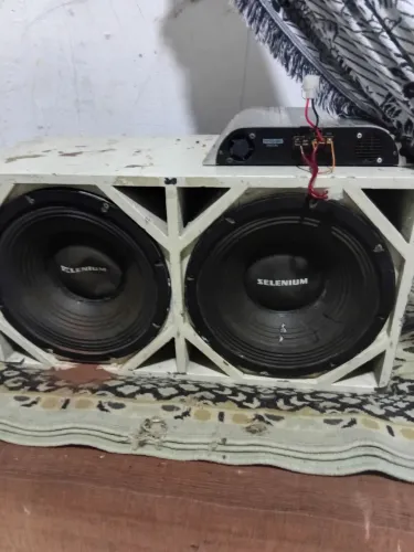 Vendo caixa de som com módulo 