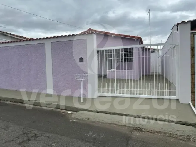 Casa com 2 quartos e quintal grande na Vila Costa e Silva em Campinas-SP.