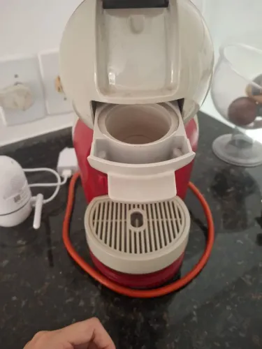 Cafeteira de cápsula em excelente estado