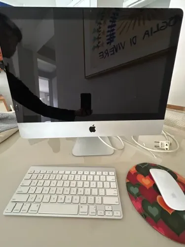 iMac com teclado e mouse sem fio 2009