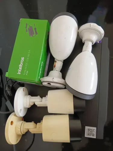 DVR COM CÂMERAS INTELBRAS - COMPLETO