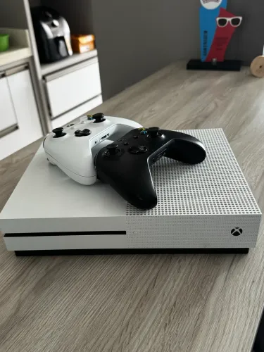 Xbox One S - 1T