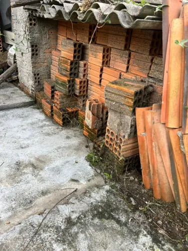 Material de construção - tijolo e telha