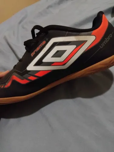 Chuteira de quadra umbro