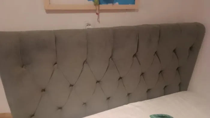 Cabeceira de cama cinza