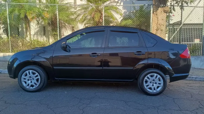 Ford Fiesta Sedan 1.0 8V Flex 4P 2009