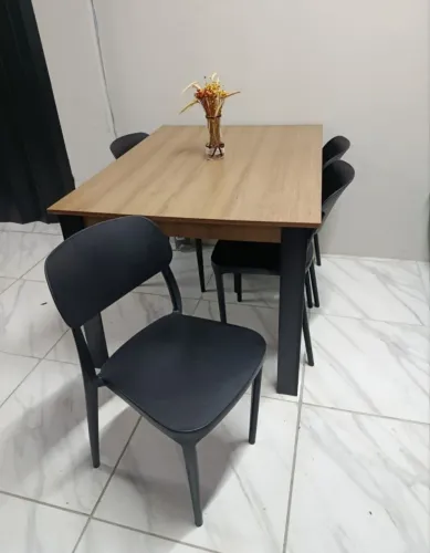Mesa de jantar - 4 cadeiras