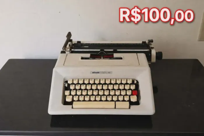 Máquina de Escrever Vintage Olivetti Studio 46