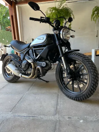 Ducati Scrambler Icon 800cc - 2016 | Apenas 12.000 km