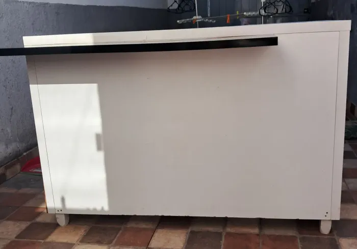 Balcão com caixa , gaveta e divisória para DVR