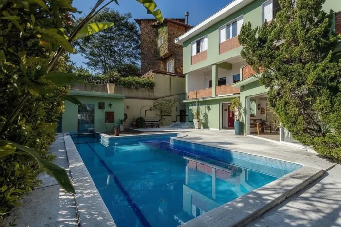 Venda · 4 dormitórios no Casa