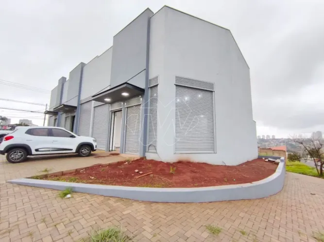Locação de Comercial / Salão na cidade de Araraquara