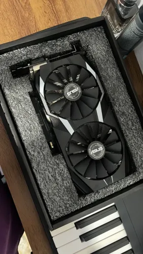 Placa de video ASUS Radeon RX 580 de dois fans
