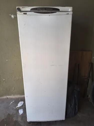 Freezer vertical Eletrolux 