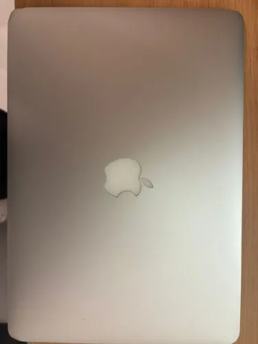 MacBook Air modelo A1466 ótimo estado