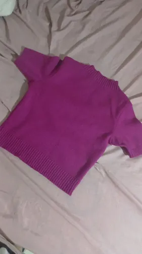 Vende-se roupa, telefone *