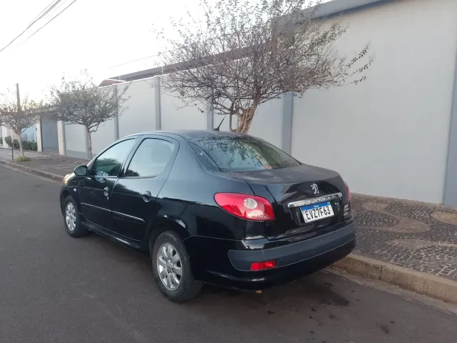 Peugeot 207 Sed. Passion XR Sport 1.4 Flex 8V 4P 2011