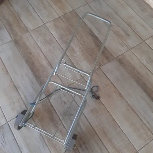 Carrinho para mala.