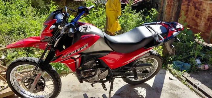 Vendo Honda bros 160 único dono tudo no verde