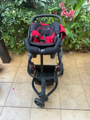 Carrinho de bebê + bebê conforto Safety First