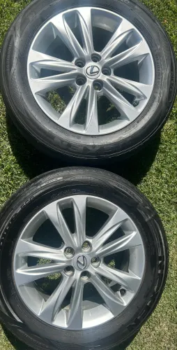 Rodas aro 16 originais com pneus e jogo de porcas do Lexus CT200h