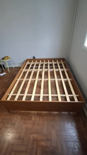 Cama de madeira casal - PERFEITA