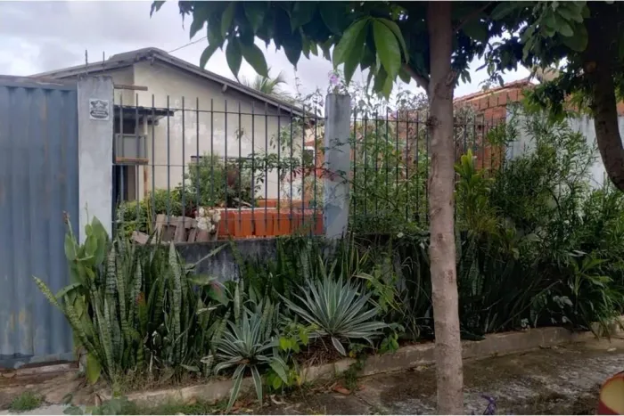 VENDE-SE CASA NO BAIRRO CASALDALIGA EXCELENTE OPORTUNIDADE!