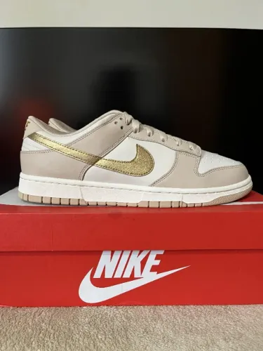 Tênis Nike Dunk Low Metallic Gold 42,5BR (ORIGINAL)