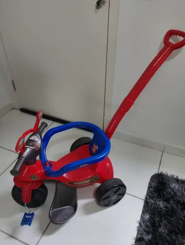 Motoca triciclo infantil 