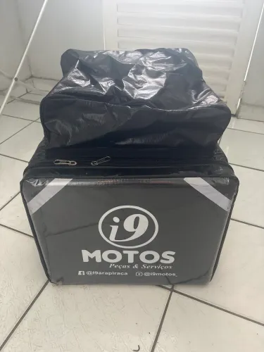 Bag para entregas - Pouco usada, pequena avaria na alça do ombro