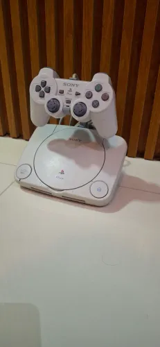 PS ONE desbloqueado leitor lendo CD normalmente