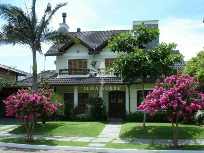 Casa mobiliada para aluguel com 4 Suítes em Jurerê Internacional Florianópolis/SC com 320