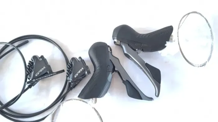 Kit Shimano Alavancas Sti + Pinças Grx Rx810 2x11v