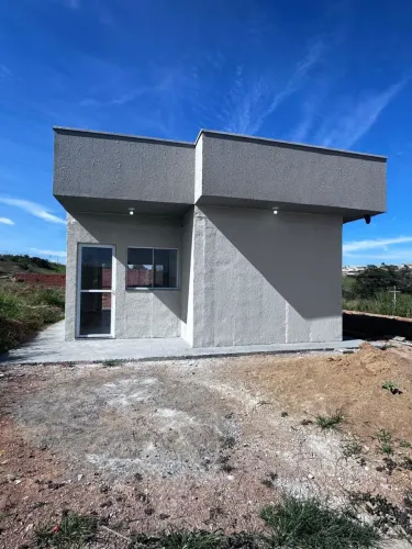 Vende se casa novinha, próximo ao Belvedere