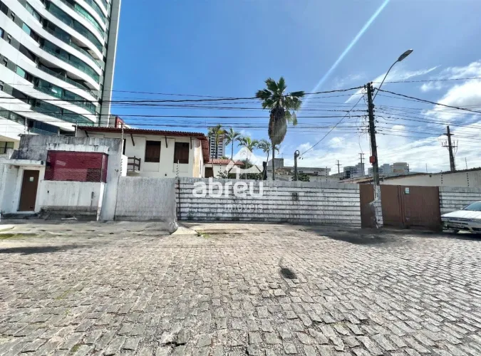 Casa comercial localizada na Rua Francisco Borges de Oliveira, número 1325, Lagoa Nova - N