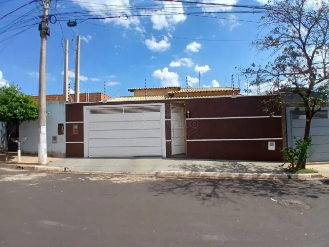Venda de Casas / Padrão na cidade de Américo Brasiliense