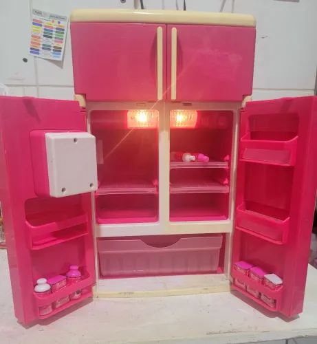 Brinquedo Geladeira da Barbie