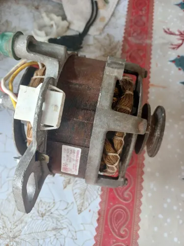 Motor de máquina lavar 1.70 cap 12 uf 400v